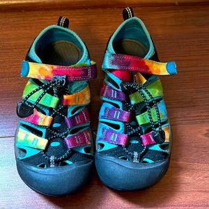 Keen Newport H2 kids size 2 water shoes